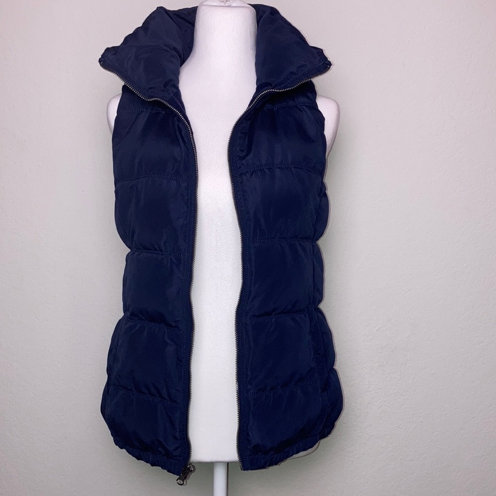 Old Navy Puffer Vest in Dark Blue